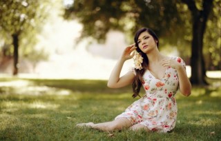 beautiful-girl-dresses-wallpaper-675x421