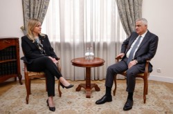 16228-am-1-_x363-quality(90)