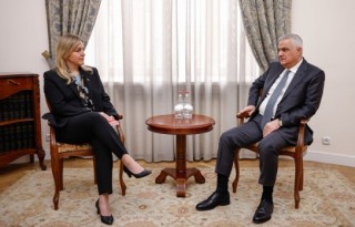 16228-am-1-_x363-quality(90)