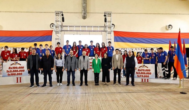 587226821_4206343889692880_3692623224430343370_n